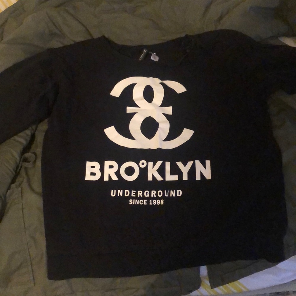 Sweatshirt